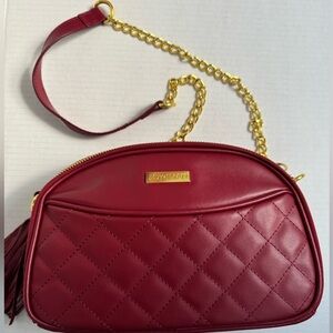 JOY & IMAN SLEEK Red leather Quilted Women's crossbody handbag with tassel.